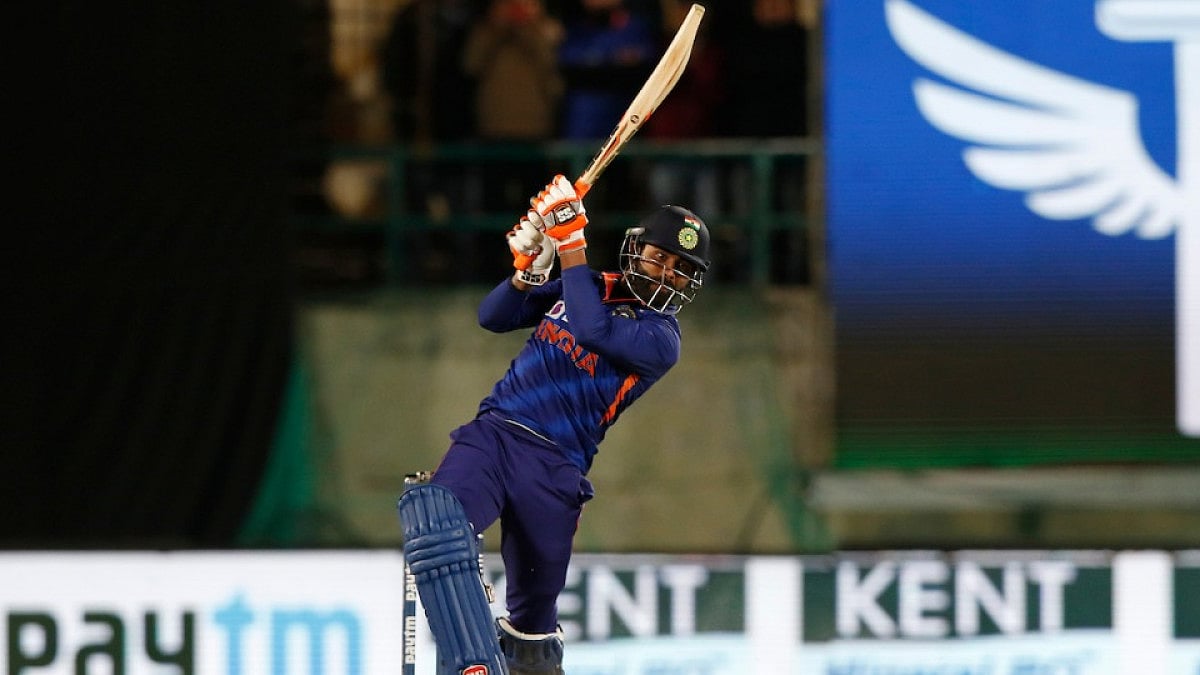 Ravindra Jadeja hit seven fours and a six during his 18-ball 45 not out vs Sri Lanka in 2nd T20.