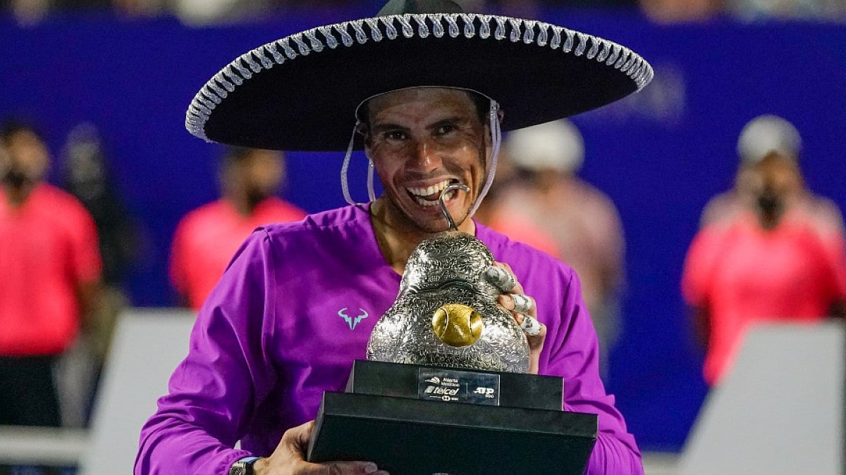 Rafael Nadal poses with Mexican Open 2022 trophy in Acapulco on Saturday.