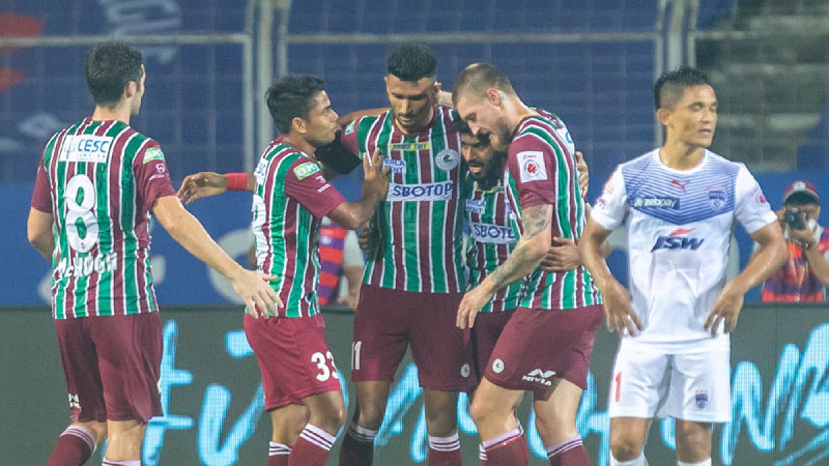 ATK Mohun Bagan players celebrate a goal against Bengaluru FC during their ISL 2021-22 match.