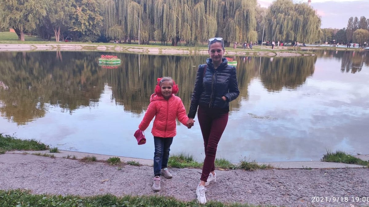 Brovary, Ukraine residents Olga Koshel with her five-year-old daughter Alexandra in 2021