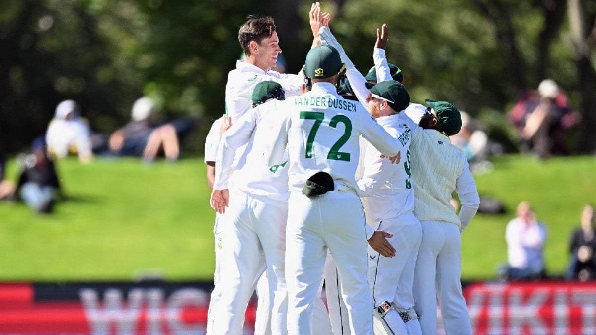 South Africa players celebrate the fall of a New Zealand wicket in Christchurch in second Test. 