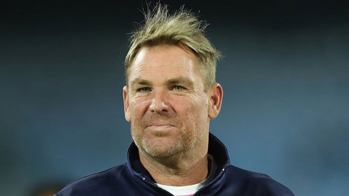 Shane Warne took 708 and 293 wickets in Tests and ODIs respectively.
