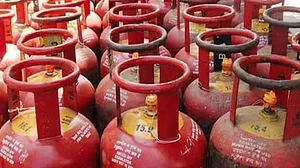 Gas cylinder blast in Gujarat leaves 3 injured, on 6th March 2022.(Representational image)