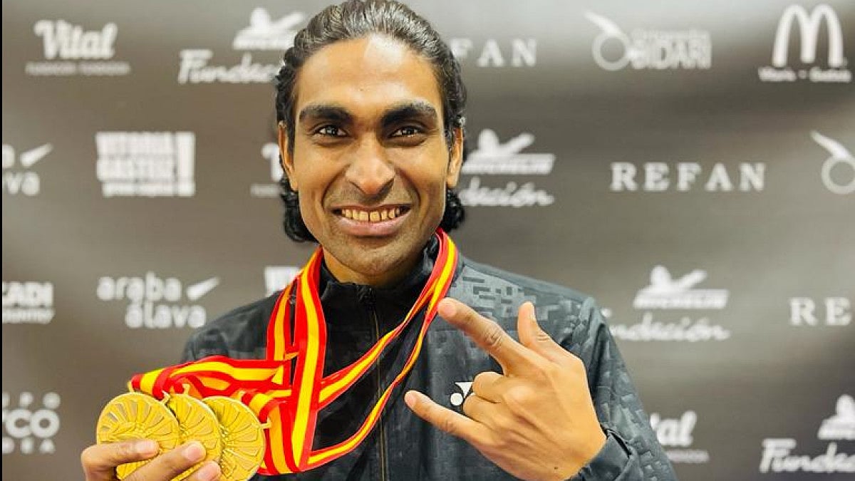 Pramod Bhagat inched Kumar Nitesh in singles final of Spanish Para Badminton International.