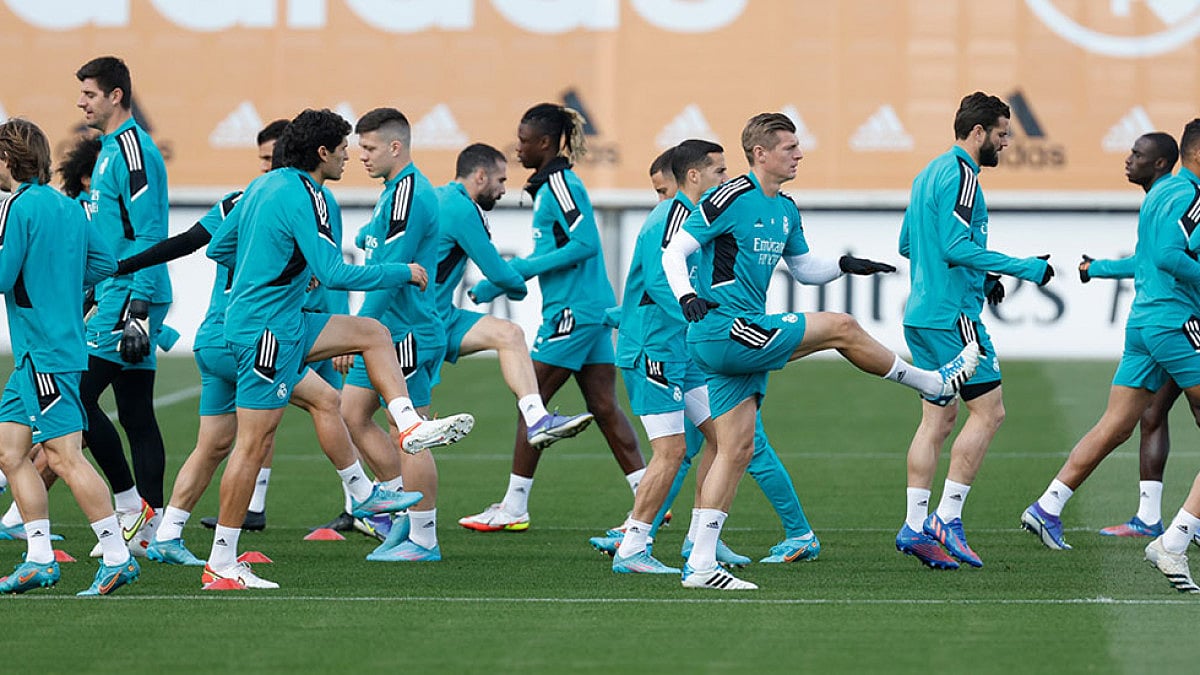 Real Madrid players during a training session ahead of their UCL match against PSG.