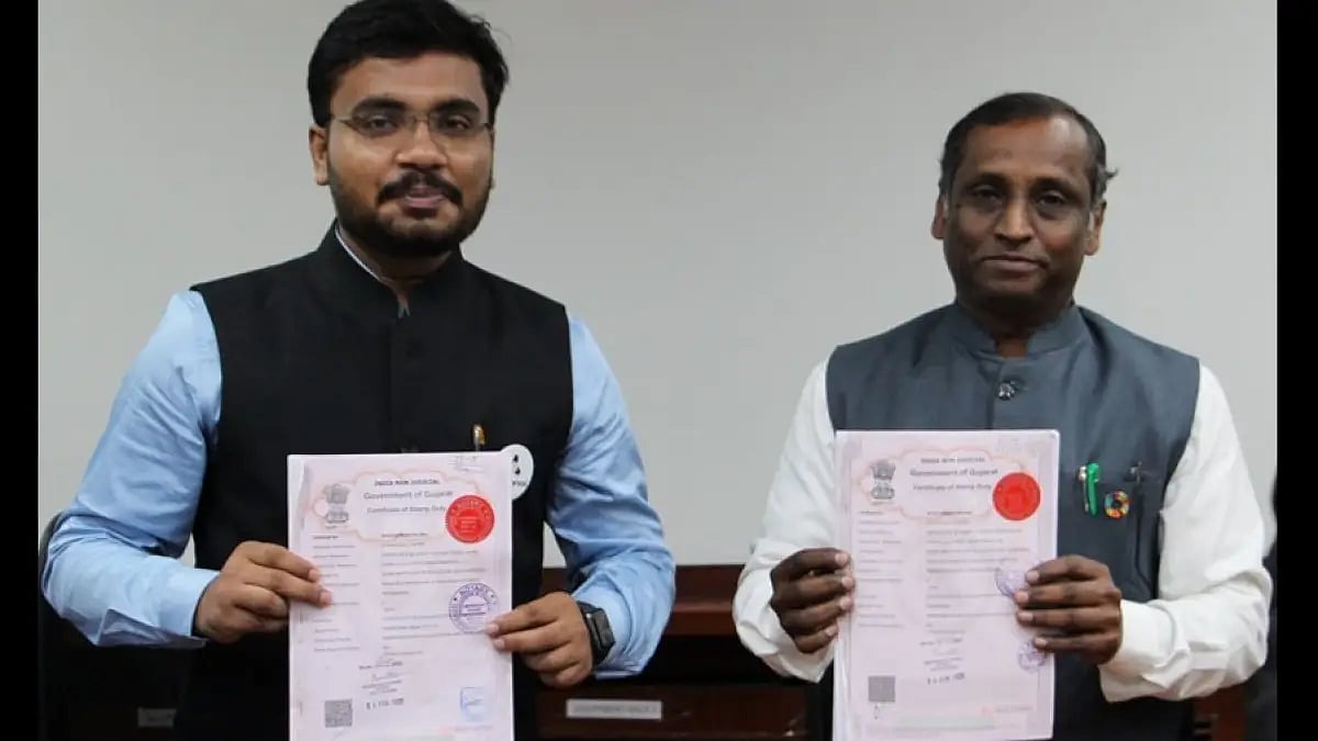 Bodhisattwa Sanghpriya CEO IG Drones (left) with Professor Dr. M. Muruganant, Director, Adani IER