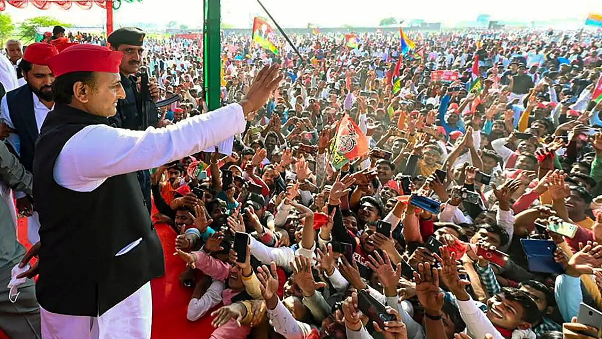 Samajwadi Party chief Akhilesh Yadav addressing a poll campaign rally 