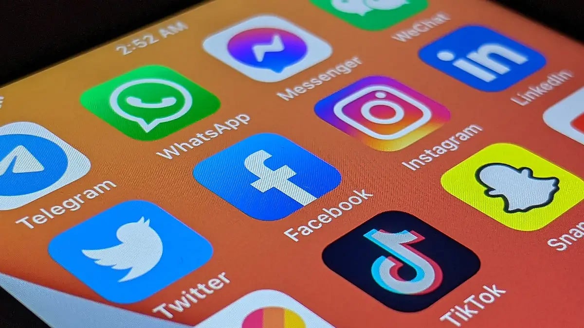 US makes social media vetting mandatory for foreign students