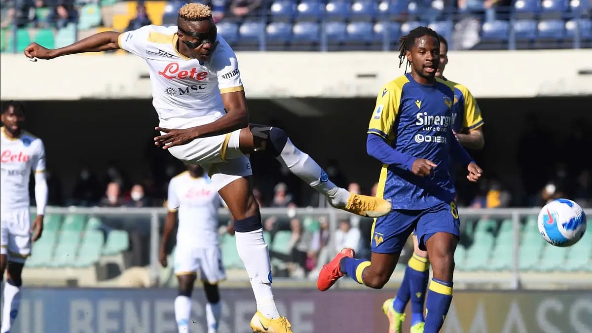 Action during Napoli vs Hellas Verona match in Serie A 2021-22. 