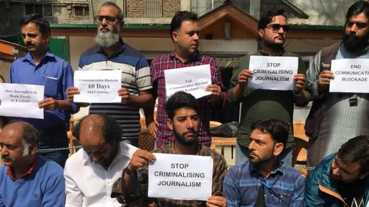 Journalists protesting in Srinagar