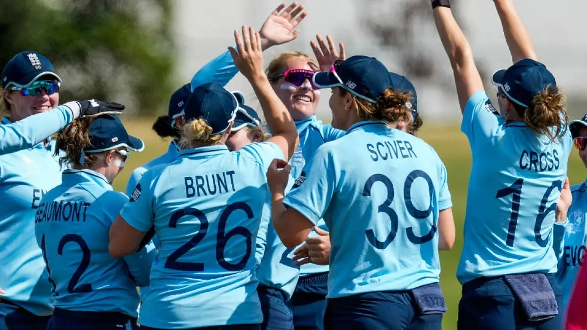 Charlotte Dean led England bowling attack with career-best of 4/23. Get IND-W vs ENG-W highlights.
