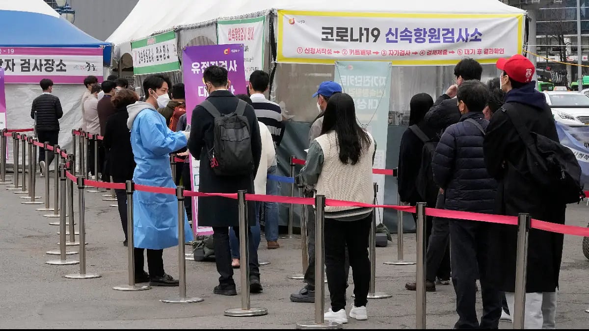 A makeshift testing site in Seoul, South Korea