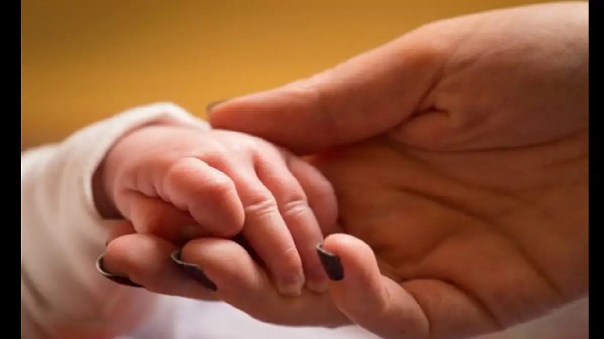 COVID-19 transmission from mother to baby is rare, says BMJ study (Representational Image)