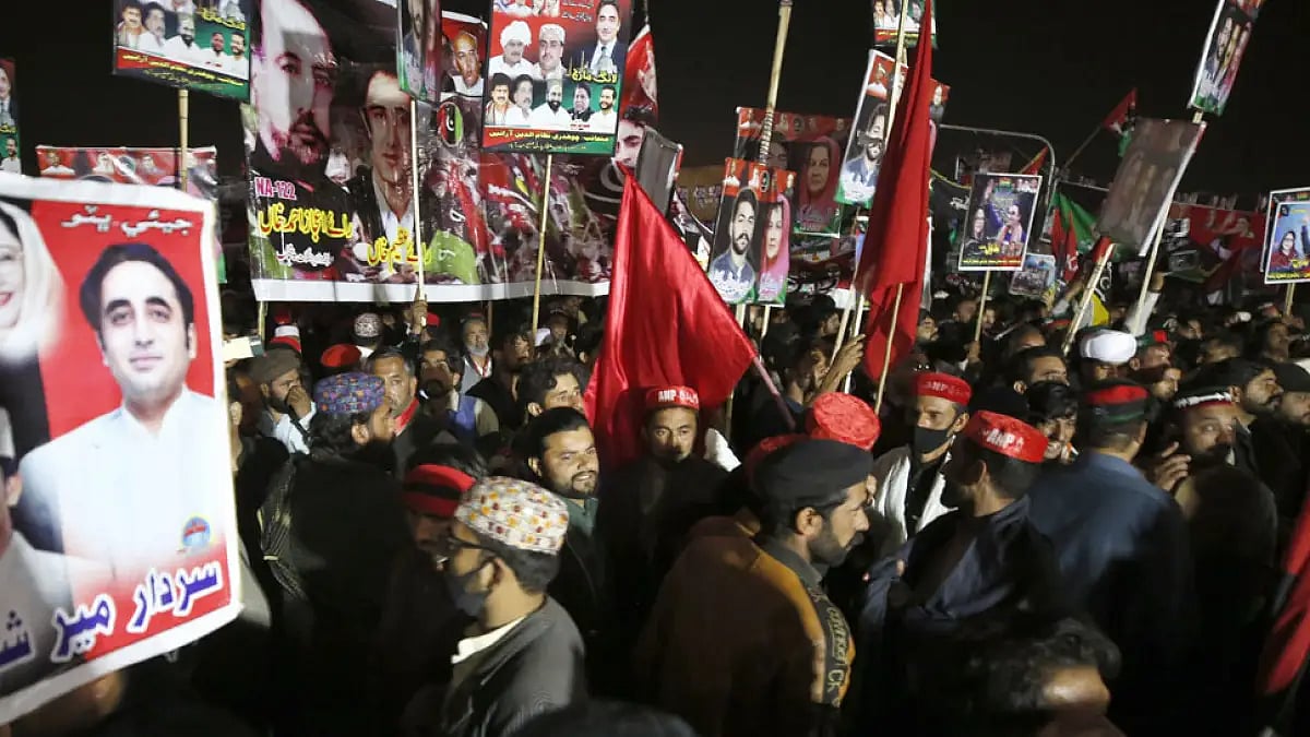 Supporters of 'Pakistan People's Party' take part in an anti-government rally
