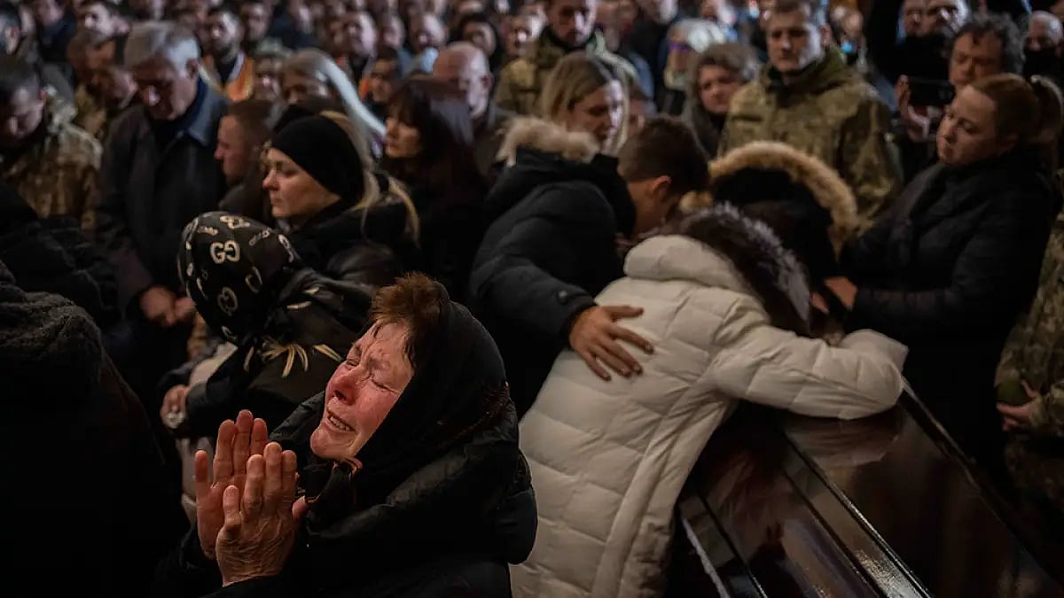 US Lawmakers Visit Poland, Urge Help For Ukraine Military