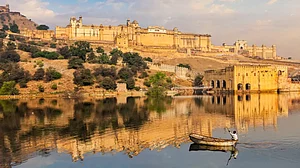 Amer fort and Maota lake in Jaipur, Rajasthan