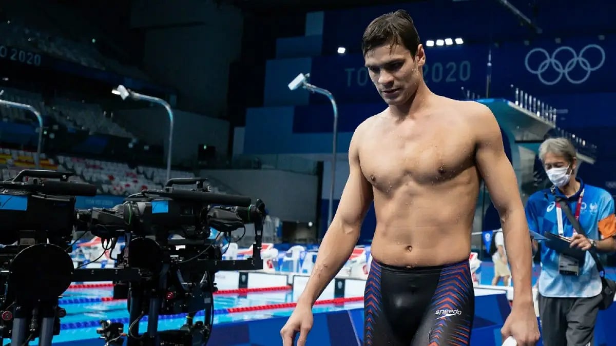Olympic champion Evgeny Rylov is in trouble from FINA, for attending the Vladimir Putin event.