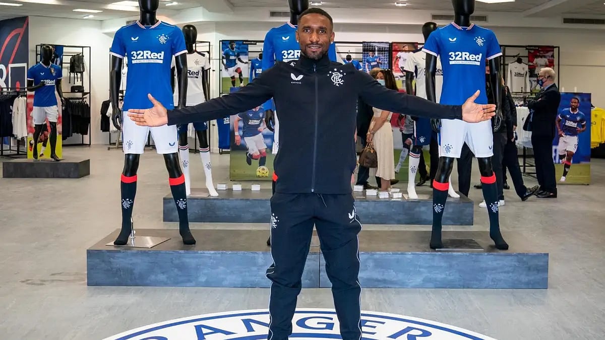 Jermain Defoe last played for Sunderland in English Premier League.  