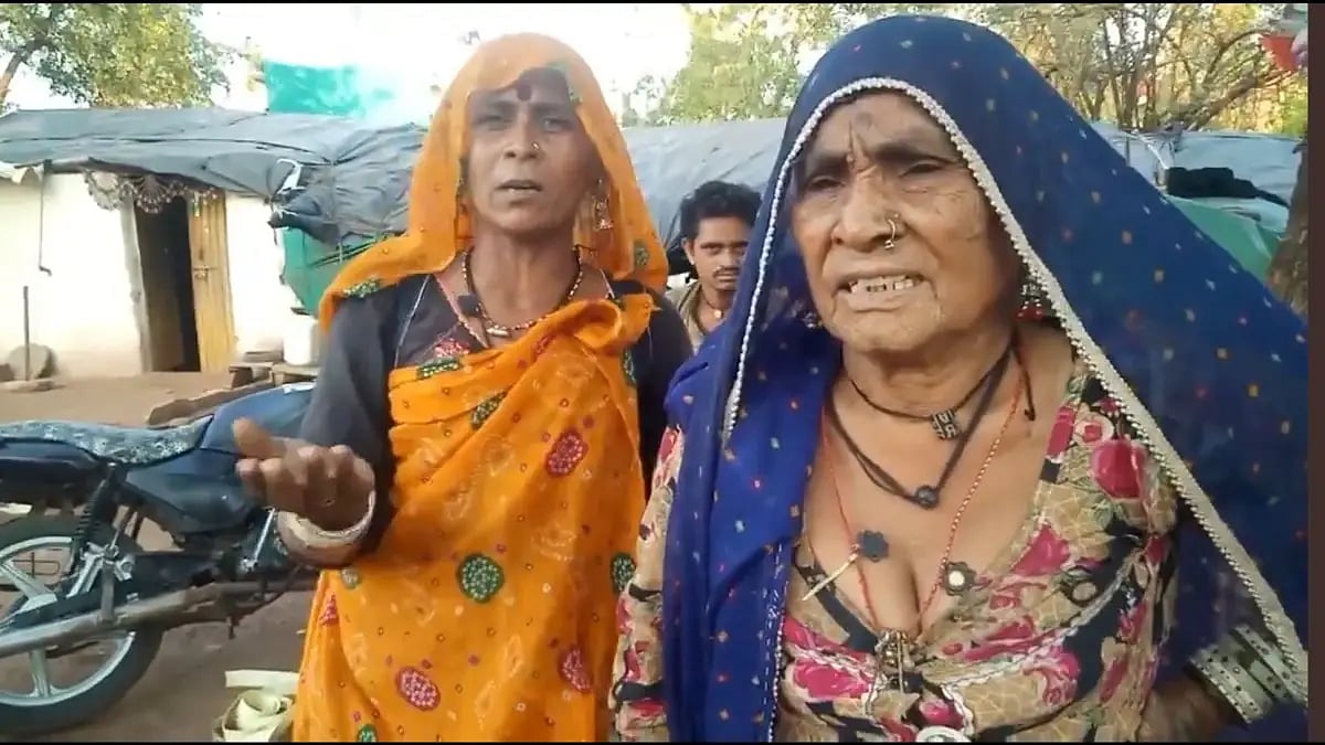 Members of the Gadia Lohar community.