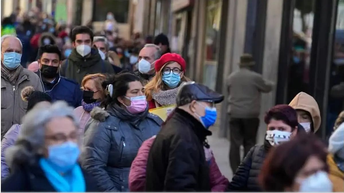 People wearing face masks to curb the spread of Covid-19 in Madrid, Spain 