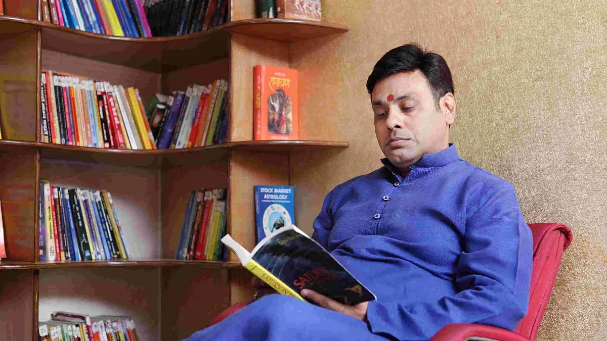 Vinay Bajrangi, Astrologer