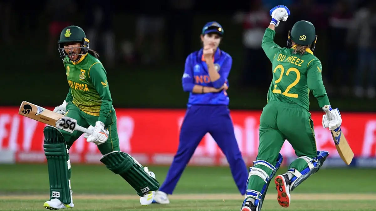 South Africa players celebrate their win against India in ICC Women's World Cup 2022.