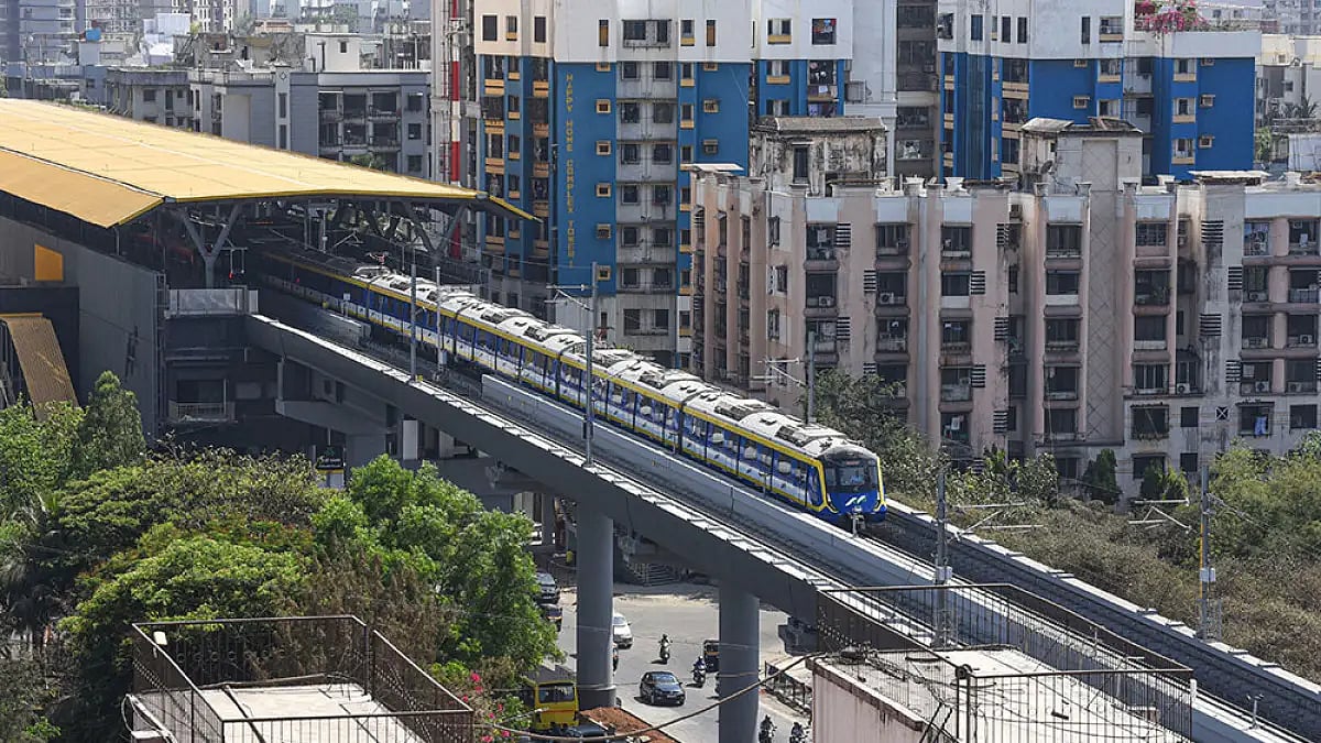 Mumbai Metros 2A line