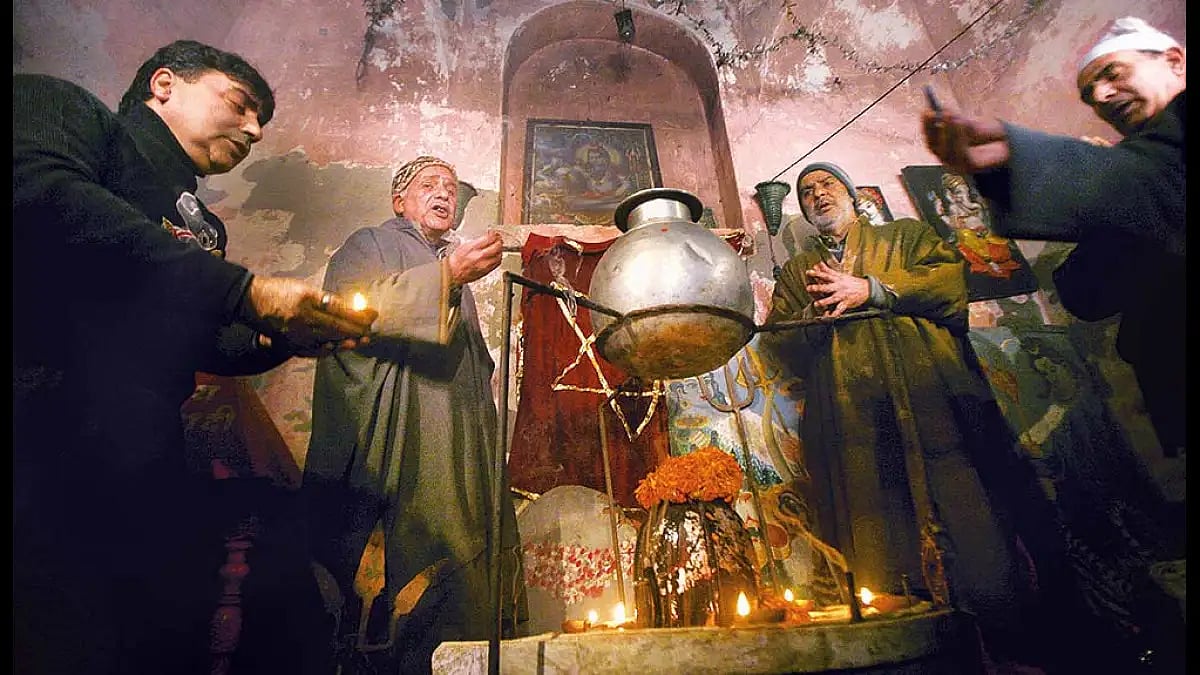 After Terror Strike In JK’s Shopian, Muslim Neighbours Stand Behind Kashmiri Pandit Shopkeeper’s Family