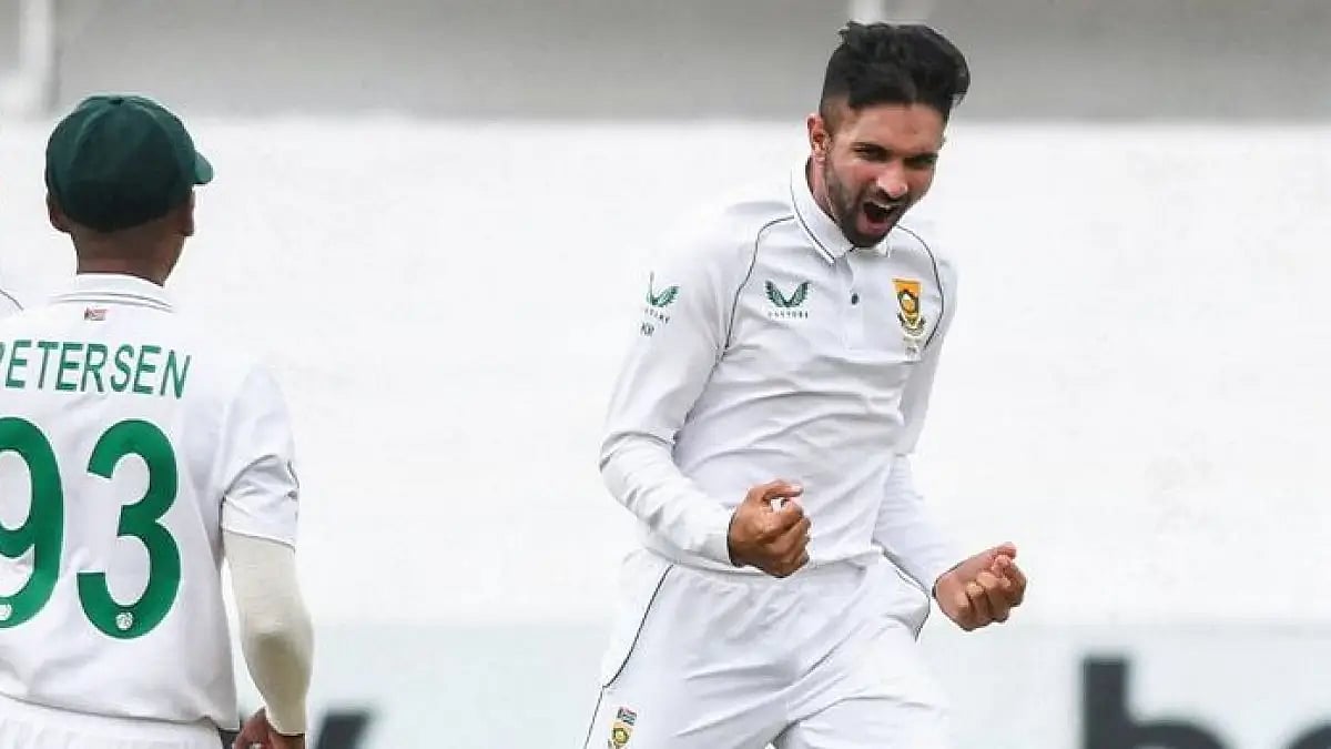 Spinners Keshav Maharaj, Simon Harmer bowled out Bangladesh for 53 runs in 4th innings of 1st Test.