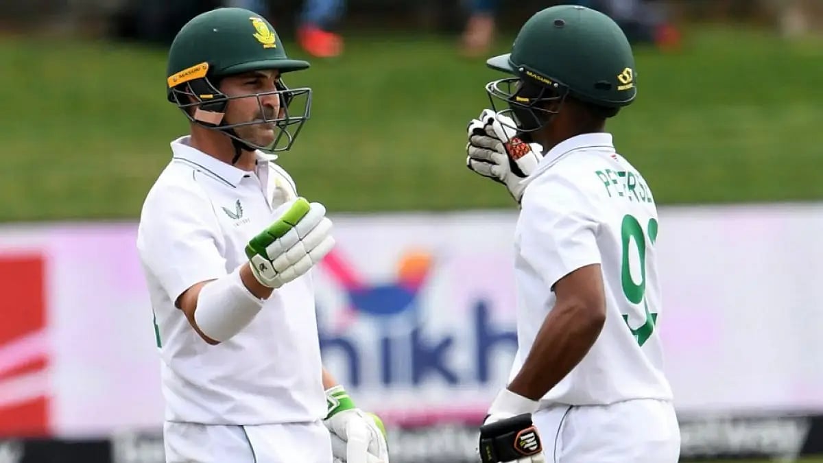 Both Dean Elgar and Keegan Petersen (R) got out after scoring fifties. Highlights of SA vs BAN. 