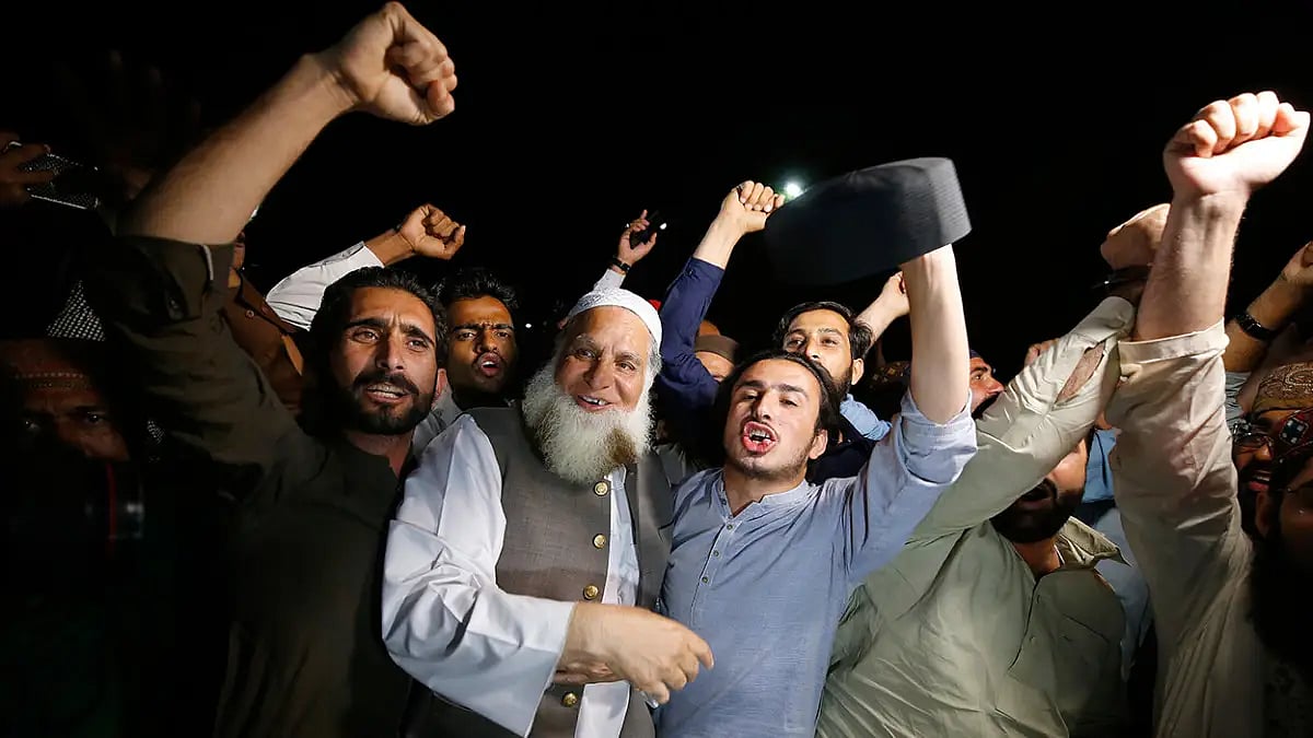 Six Imran Khan Aides Barred From Leaving Pakistan By Top Investigation Agency