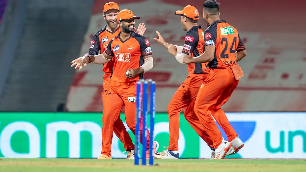 Teammates congratulate Rahul Tripathi after his stunning catch against Gujarat Titans in IPL 2022. 