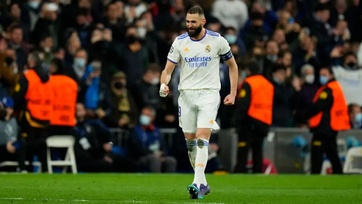 Real Madrid's Karim Benzema celebrates after he scoring vs Chelsea in Champions League quarters.