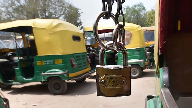 Delhi Government Revises Auto And Taxi Fares As CNG Prices Soar