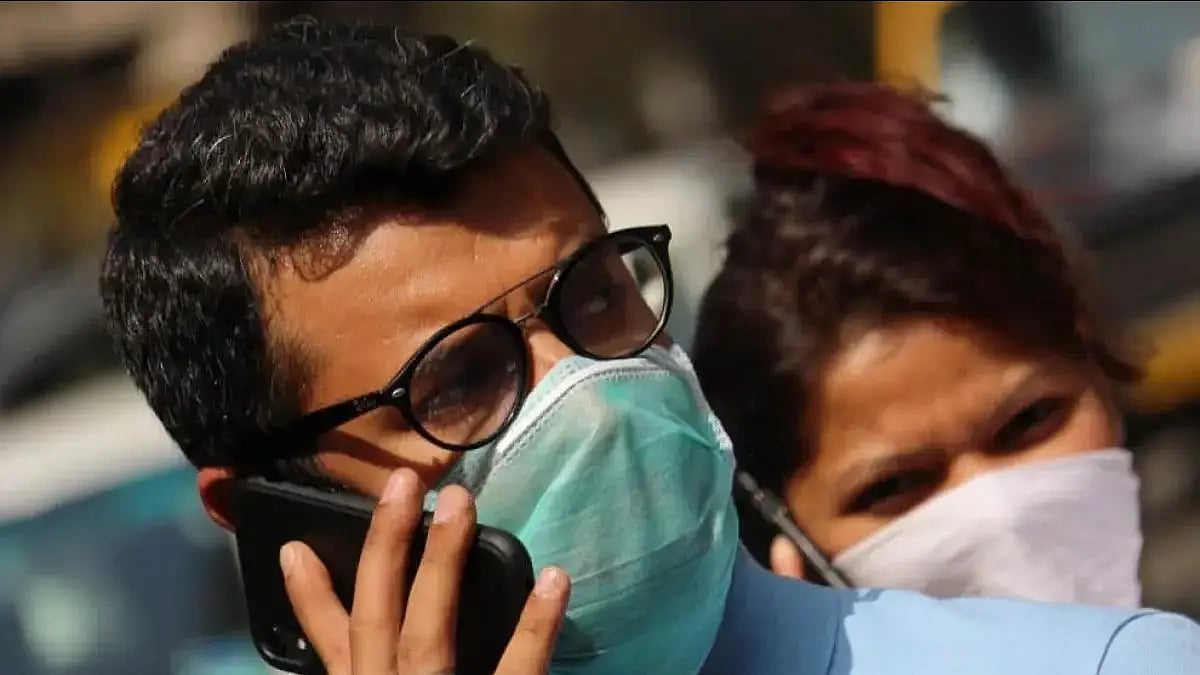 A person wearing mask