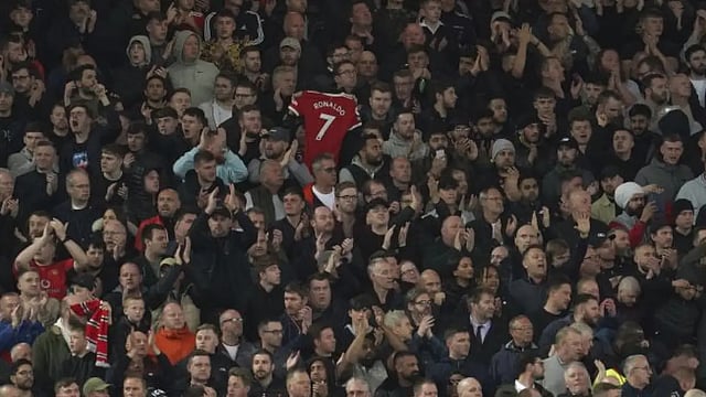 Cristiano Ronaldo Gets Support From Manchester United, Liverpool Fans At Anfield – Watch