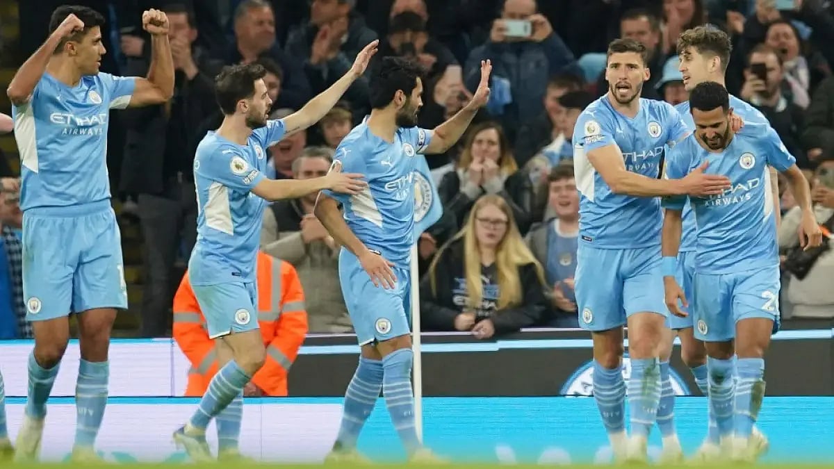 Manchester City players celebrate after one of the goals against Brighton in Premier League 2021-22.
