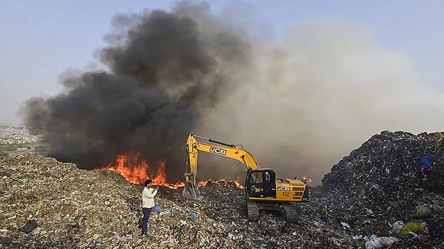 Delhi LG Directs Officials To Submit Action Plan For Razing Garbage Mounds