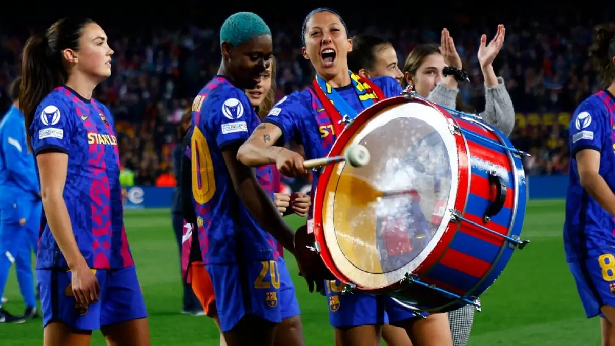 Barcelona players celebrate after winning the WCL semifinal, first leg against Wolfsburg.