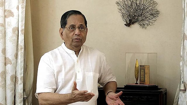 Ex-Union Home Secretary Madhav Godbole Dies
