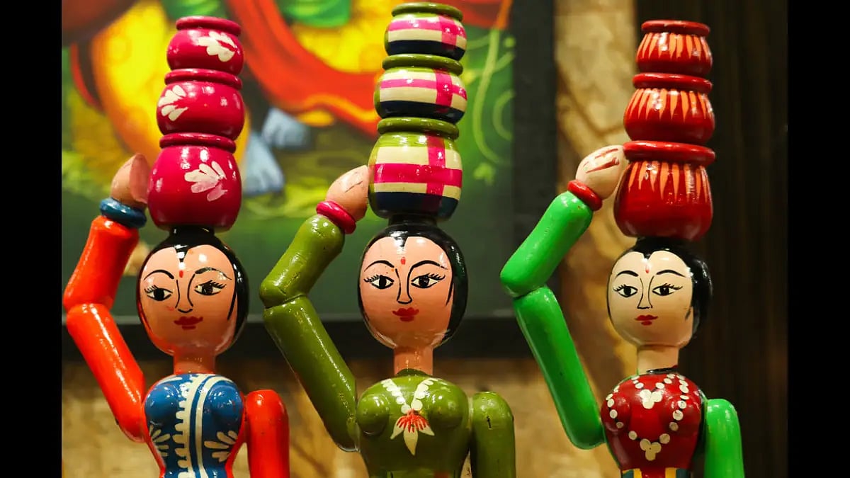 GI-protected crafts of India can be excellent gifts and souvenirs