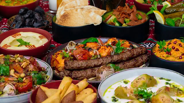 Foodies' Paradise On Ramzan -- Kolkata's Zakaria Street