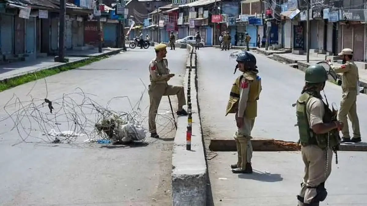 Cong workers detained during protest against power crisis in Jammu