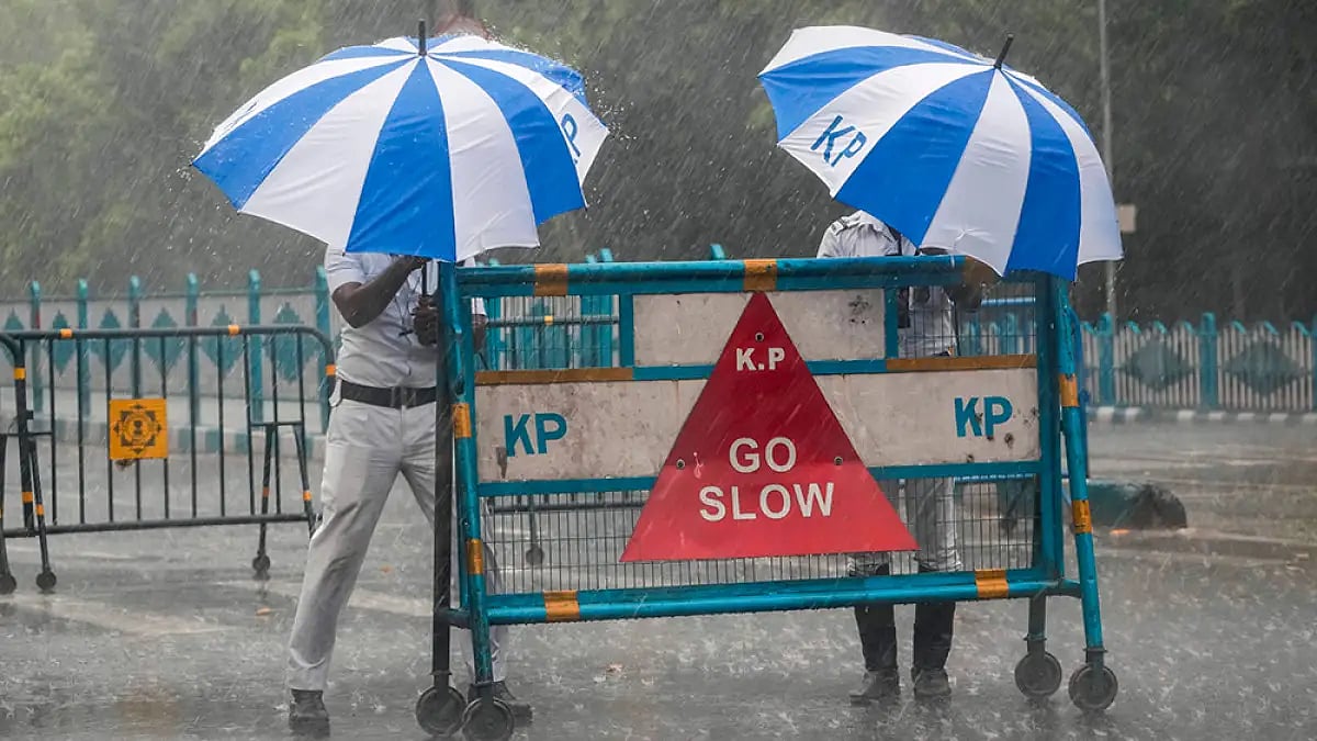 Nor'wester Lashes Bengal, 4 Killed