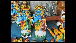 Traditional wooden dolls from Natungram in West Bengal
