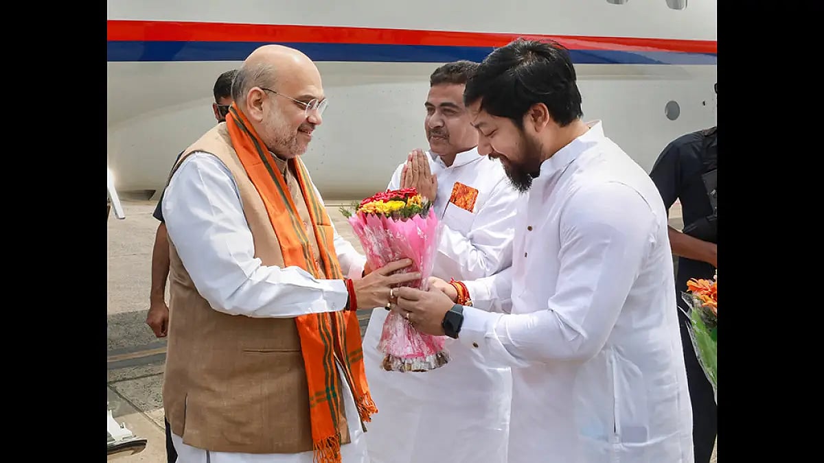 Shah Arrives in Bengal, Inaugurates BSF’s Floating Border Outposts at Hingalganj