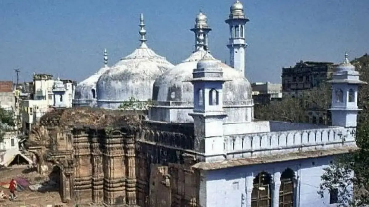 Gyanvapi Mosque outside Kashi Vishwanathan Temple.