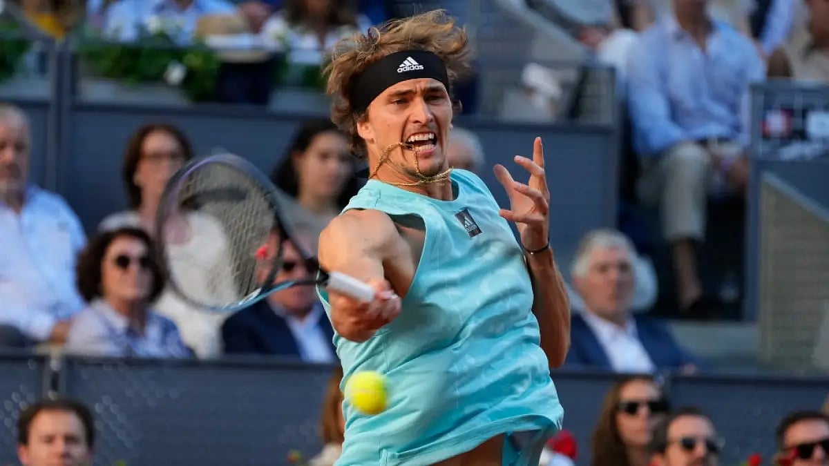Alexander Zverev in action against Carlos Alcaraz during Madrid Open 2022 final.
