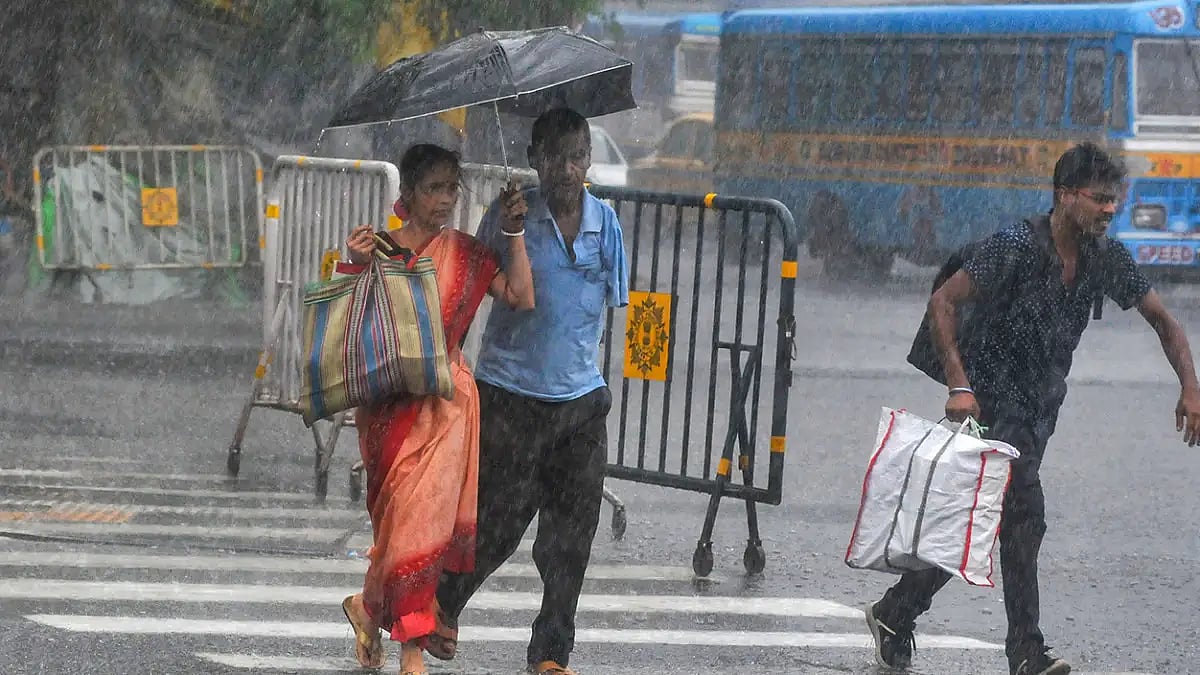 Rains in Kolkata 