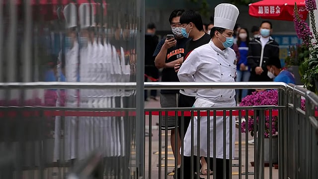 China Fights Economic Slump, Sticks To Costly 'Zero Covid'
